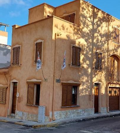 Affittacamere L'Arcobaleno Porto Torres Bagian luar foto