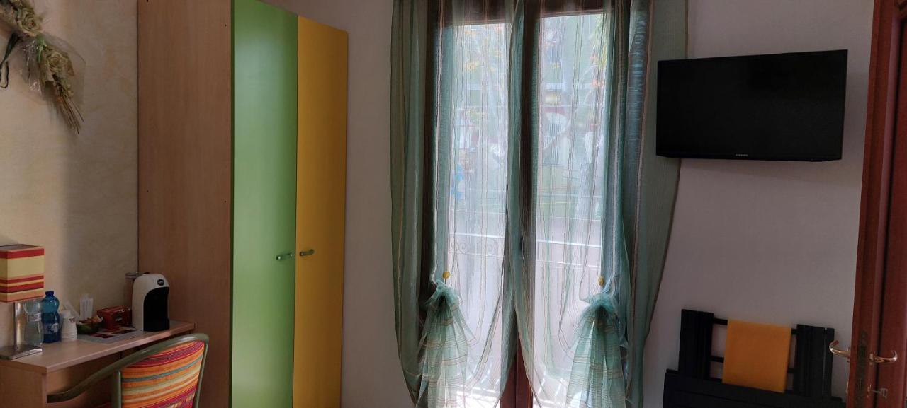 Affittacamere L'Arcobaleno Porto Torres Bagian luar foto